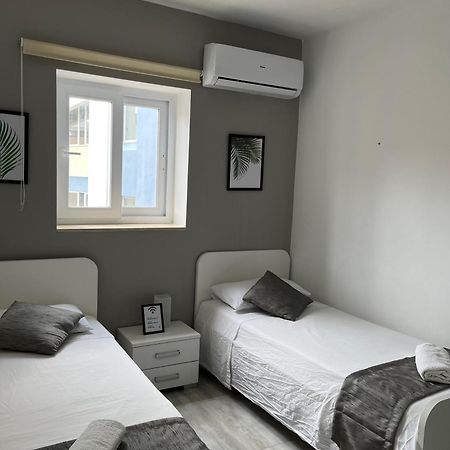 F3 Room 3, Private Room Two Single Beds Shared Bathroom Msida Exterior foto