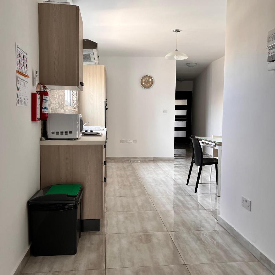 F3 Room 3, Private Room Two Single Beds Shared Bathroom Msida Exterior foto